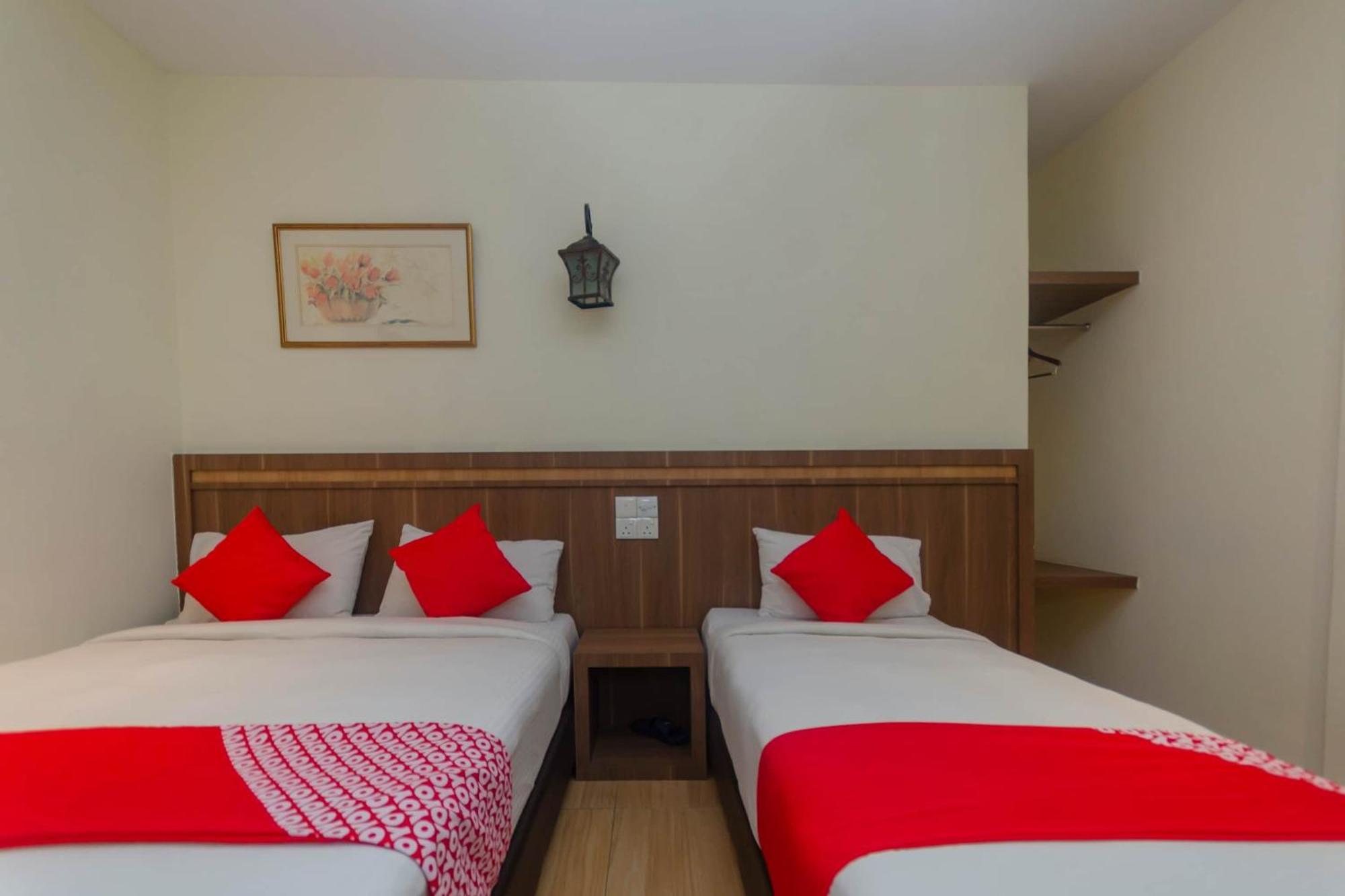 Hotel Super Oyo 596 The Vintage 2*